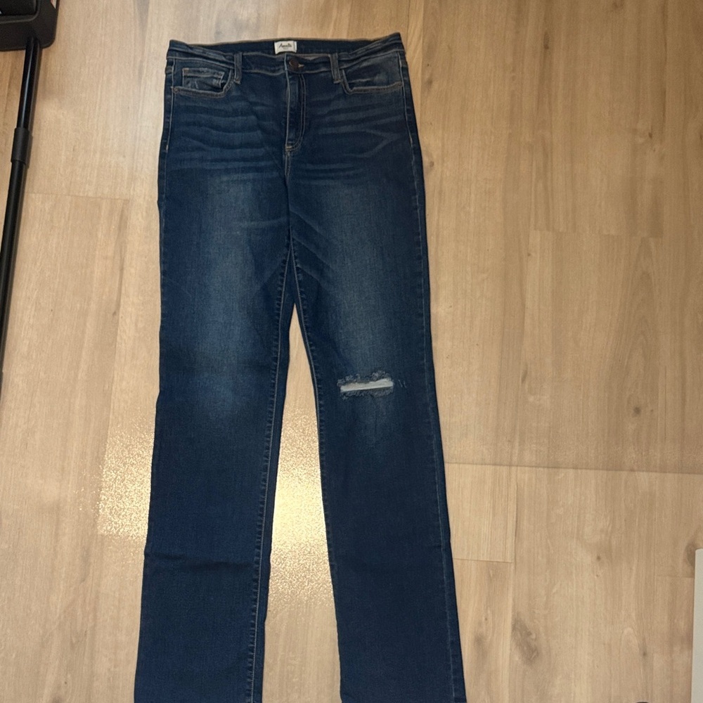 Women's Straight Leg Jeans in Dark Blue